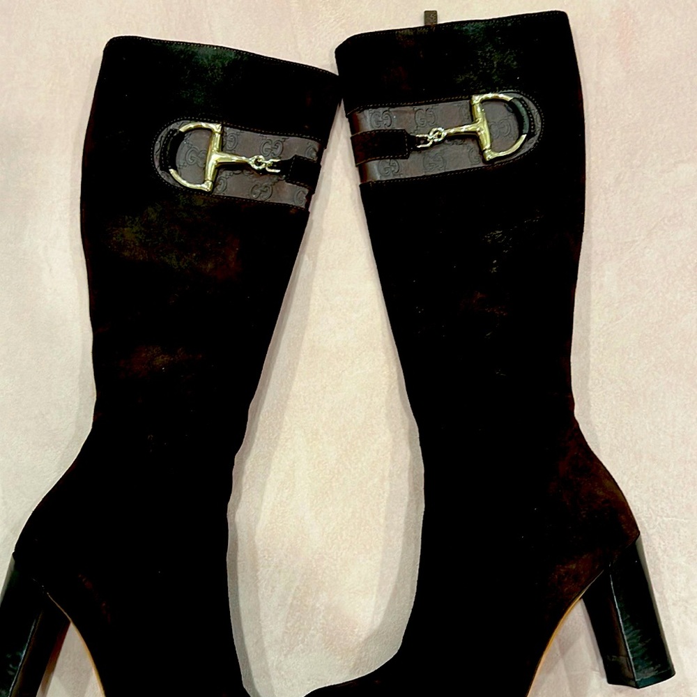 Beautiful brown velvet always authentic Gucci !!